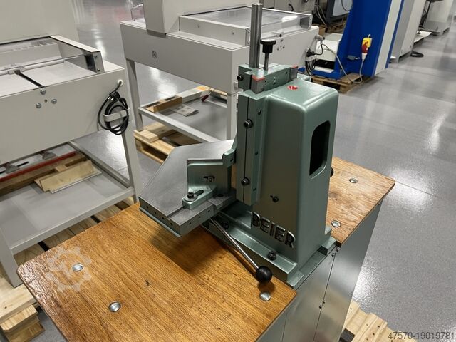 Automatischer Eckenschneider Beier UER M