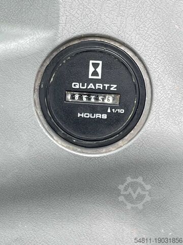 Kettenbagger Kobelco/NEW-Holland E305