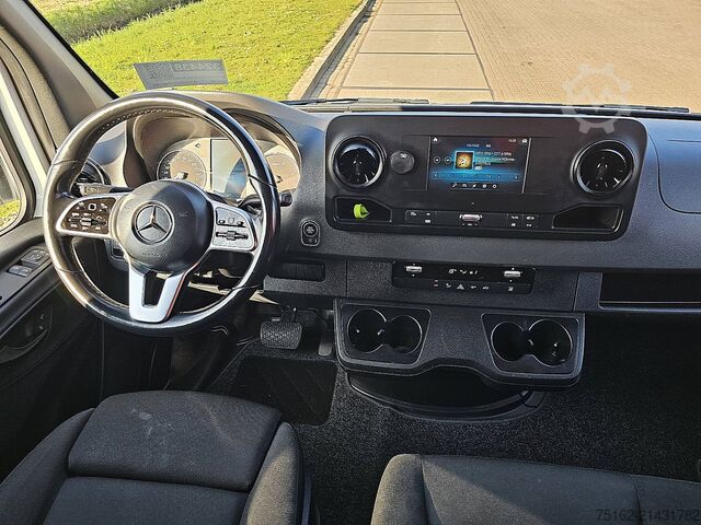 High-roof van MERCEDES-BENZ SPRINTER 315 L2H2 Mbux Automaat!