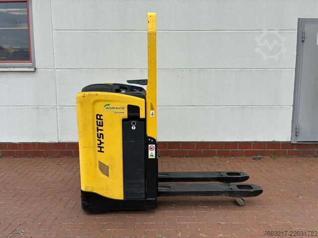 Stacker sit on Hyster RP 2.0N