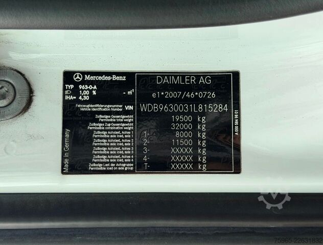 LKW mit Kofferaufbau MERCEDES-BENZ Antos 1830 FULL AIR TAIL LIFT 648.000 KM SMART T