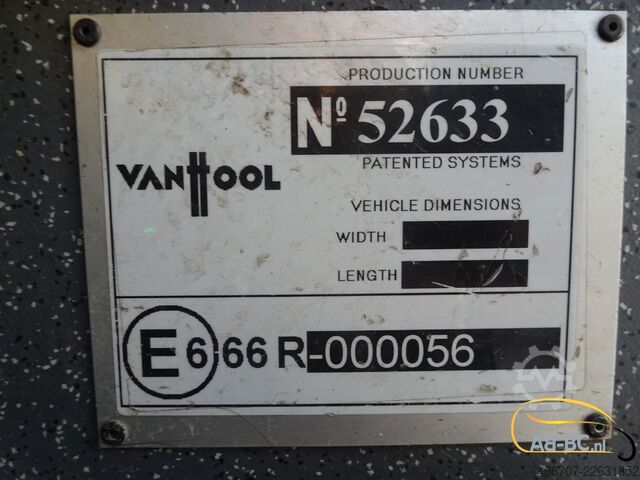 Reisebus VAN HOOL T917 Acron, 63 Sitze