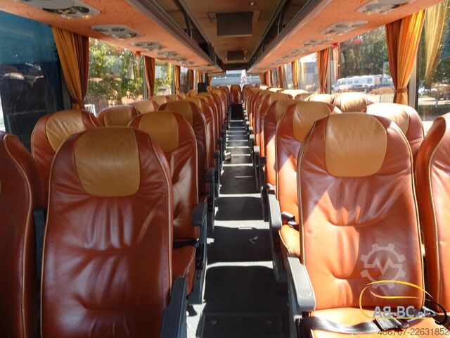 Reisebus VAN HOOL T917 Acron, 63 Sitze
