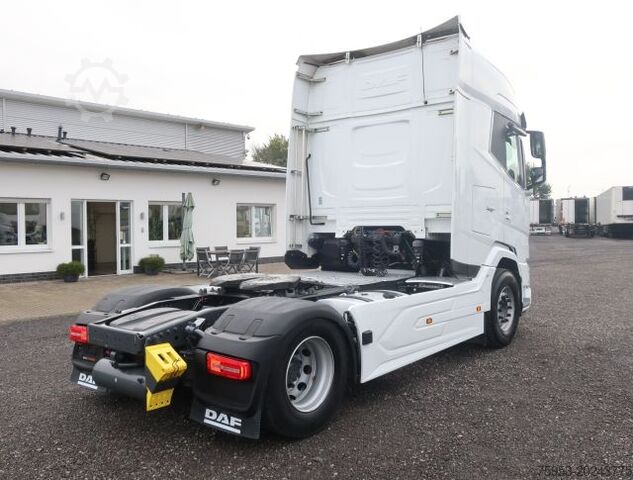 Standard tractor unit DAF XG+ 530 FT VExec Standklima Intarder Navigation