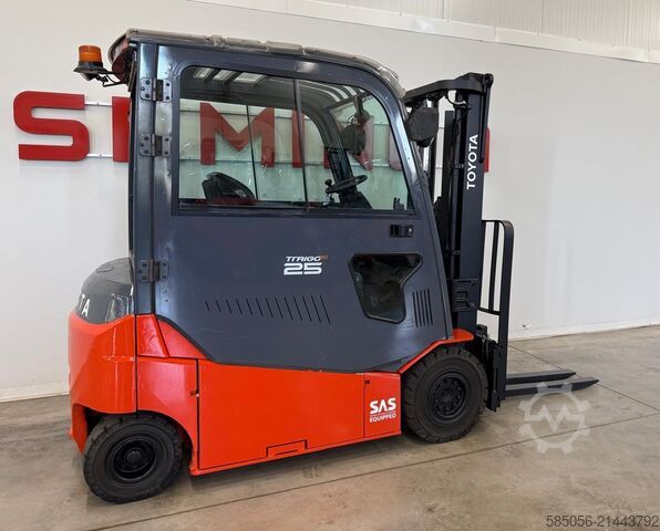 Forklift Toyota 10939 - 8FBMT25