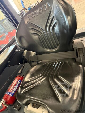 Forklift Toyota 10939 - 8FBMT25