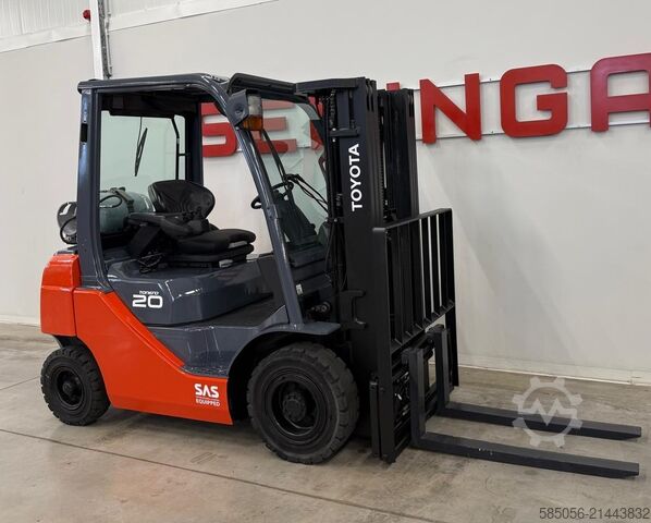 Forklift Toyota 11027 - 06-8FG20F