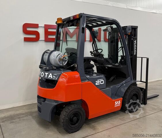 Forklift Toyota 11027 - 06-8FG20F