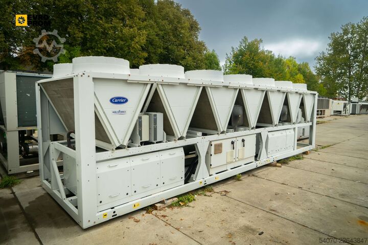 Chiller Used Industrial Chiller CARRIER - 890 kW | With warranty