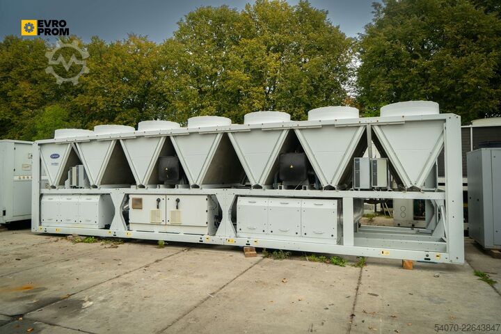 Chiller Used Industrial Chiller CARRIER - 890 kW | With warranty