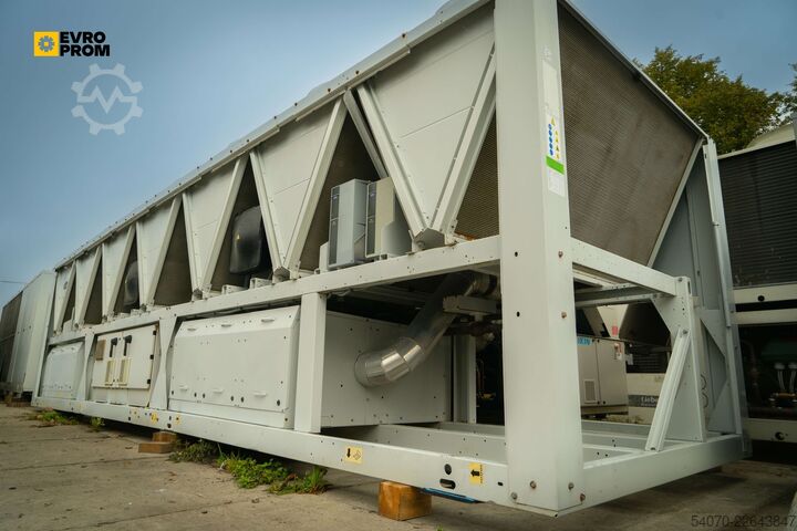 Chiller Used Industrial Chiller CARRIER - 890 kW | With warranty