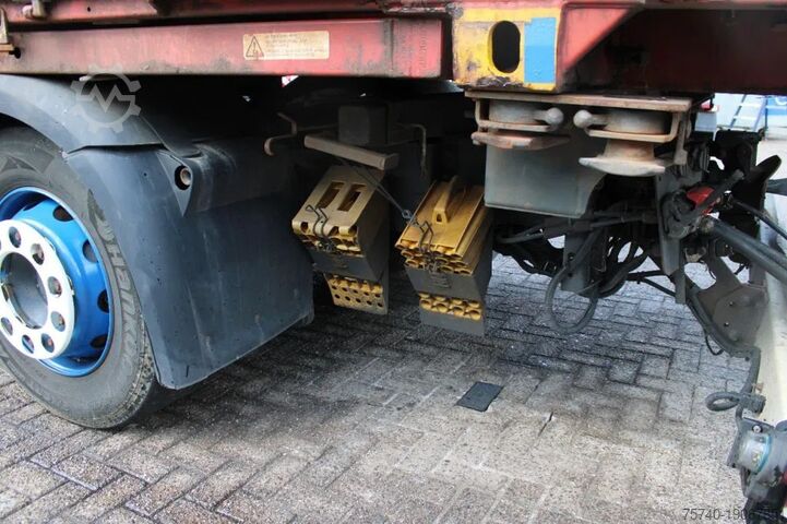 Sliding tarpaulin DAF XF 106.460 + Euro 6 + 6X2 + retarder + price is...