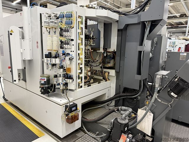 Bearbeitungszentrum - Vertikal (APC) CHIRON DZ 08 W P+