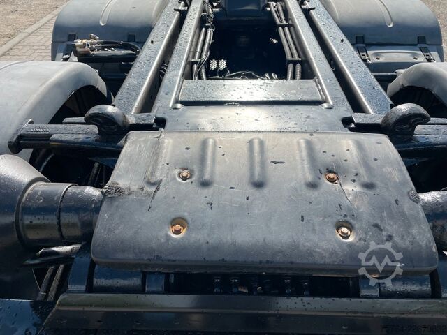 Abrollkipper MAN TGS 35.440 / HIAB XR26.59 / 8x4 /Gelenkt/ 67 tkm