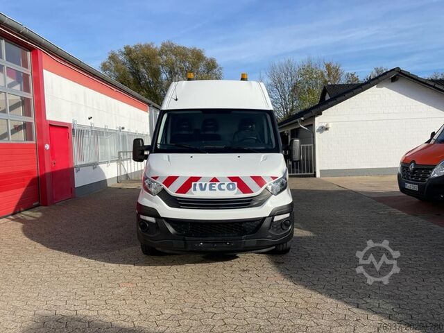 Box van Iveco Daily 35S14 Werkstattwagen Kastenwagen