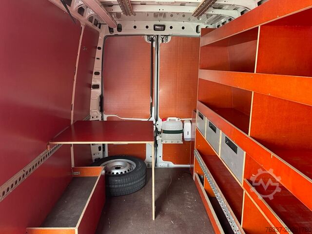 Box van Iveco Daily 35S14 Werkstattwagen Kastenwagen