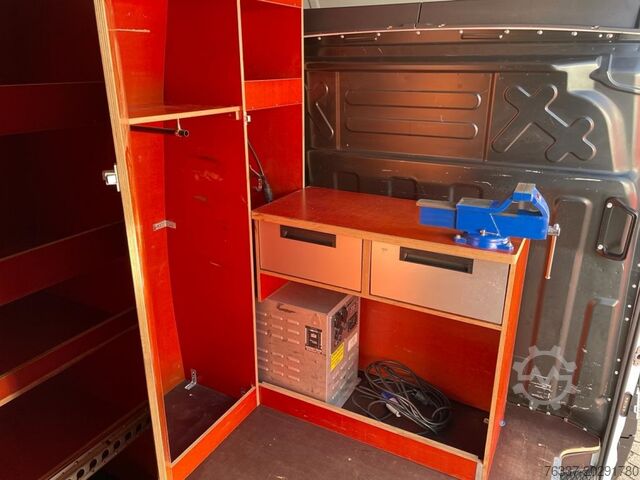 Box van Iveco Daily 35S14 Werkstattwagen Kastenwagen