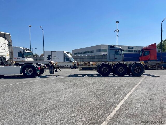 Containertransport Fruehauf 3 Axles 1x45ft, 1x30ft, 1x40ft, 2x20ft  extanda...