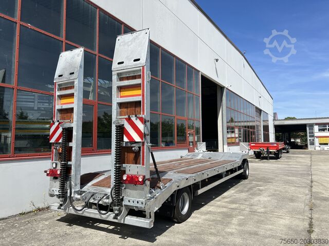 Low loader trailer Möslein T 2 Schwebheim  Neuer 2 Achs Tieflader- Anhänger, Verbreiterung