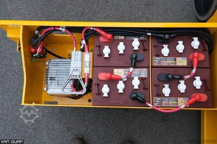 Scissor lift JCB S2046E