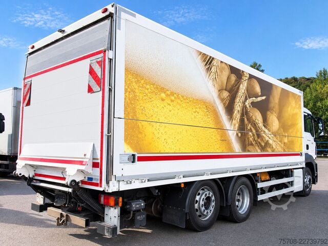LKW mit Getränkeaufbau MAN 26.420 TGS*7,3m Schwenkwand*LBW*2x AHK*Lift/Lenk