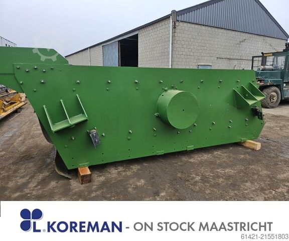 Siebmaschine SBM Austria 17/45-2 SBM Austria Screening machine:  4500 x 1700 mm – 2 Decks Upper Deck:  [] 60 mm. Lower Deck: [] 50 mm Screening machine SBM Austria 17/45-2