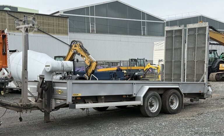 Low loader trailer HUMBAUR HS 106020 BS Anhänger mit Laderampe