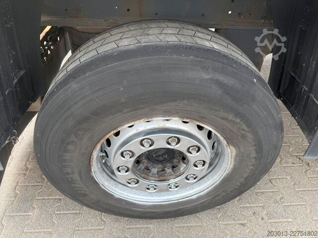 Flatbed truck MAN TGX 26.470 Euro 6 Abrollkipper mit Ladekran