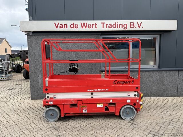 Haulotte Scissor Lift Haulotte Compact 8, 8m working height, 225 operating hours, year 2013 HAULOTTE Compact 8 8M werkhoogte 225uur / 2013