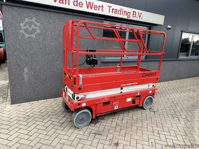 Haulotte Scissor Lift Haulotte Compact 8, 8m working height, 225 operating hours, year 2013 HAULOTTE Compact 8 8M werkhoogte 225uur / 2013