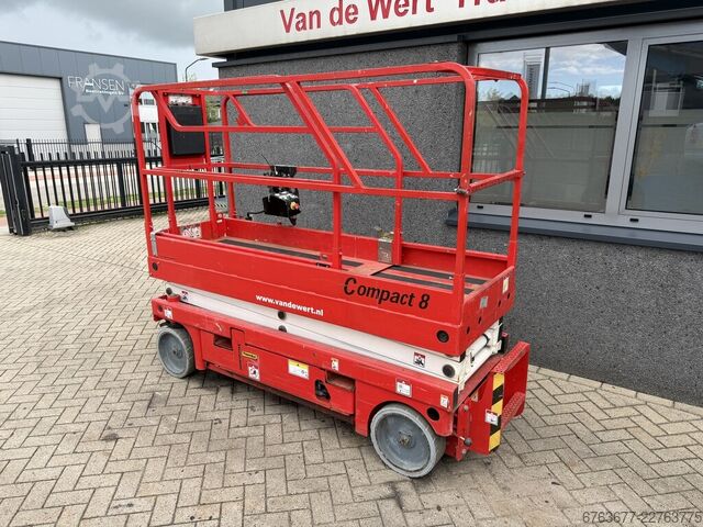 Haulotte Scissor Lift Haulotte Compact 8, 8m working height, 225 operating hours, year 2013 HAULOTTE Compact 8 8M werkhoogte 225uur / 2013