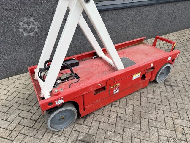Haulotte Scissor Lift Haulotte Compact 8, 8m working height, 225 operating hours, year 2013 HAULOTTE Compact 8 8M werkhoogte 225uur / 2013