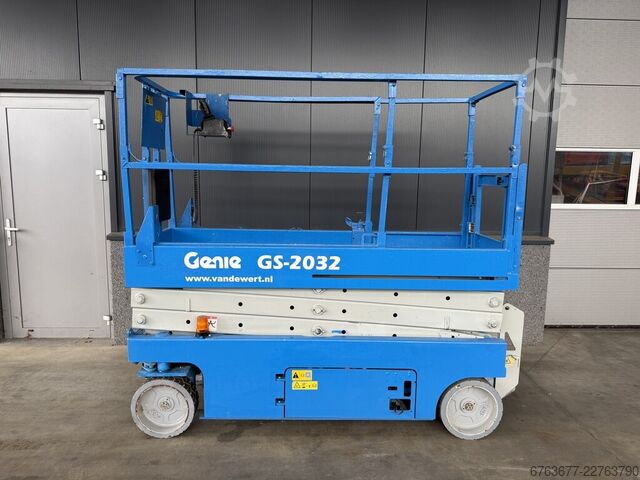 Genie GS-2032 scissor lift, year 2006, 1,200 hours, 8m working height, scissor aerial work platform. GENIE GS-2032 schaarlift schaar hoogwerker 2006 / 1200uur 8mtr werkhoogte