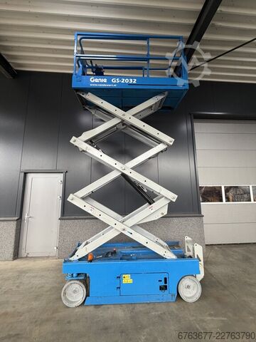 Genie GS-2032 scissor lift, year 2006, 1,200 hours, 8m working height, scissor aerial work platform. GENIE GS-2032 schaarlift schaar hoogwerker 2006 / 1200uur 8mtr werkhoogte