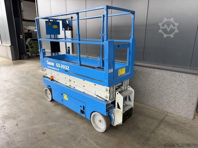 Genie GS-2032 scissor lift, year 2006, 1,200 hours, 8m working height, scissor aerial work platform. GENIE GS-2032 schaarlift schaar hoogwerker 2006 / 1200uur 8mtr werkhoogte
