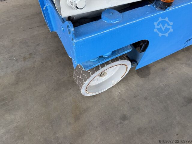 Genie GS-2032 scissor lift, year 2006, 1,200 hours, 8m working height, scissor aerial work platform. GENIE GS-2032 schaarlift schaar hoogwerker 2006 / 1200uur 8mtr werkhoogte