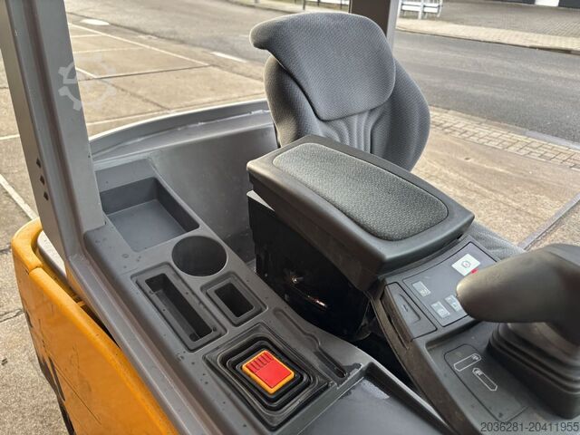 Elektro 4 Rad-Stapler Jungheinrich EFG 320