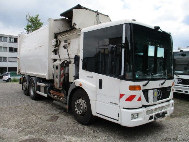 Garbage truck MERCEDES-BENZ 2633 Econic Seitenlader 3 Stück vorhanden