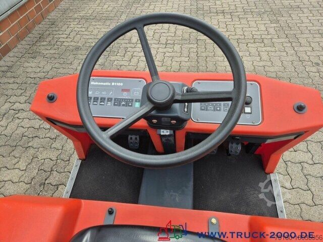 Kehrmaschine Hako Hakomatic B1100 Kehr- Nass- Scheuersaugmaschine