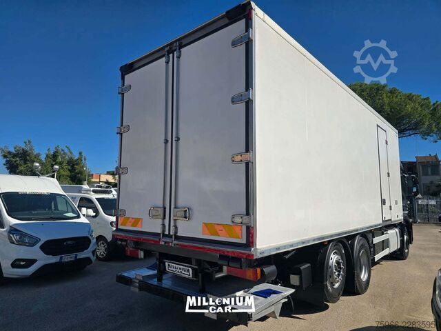 Transporter mit Koffer Iveco STRALIS 450 CELLA 7,60 GRUPPO SPONDA ATP