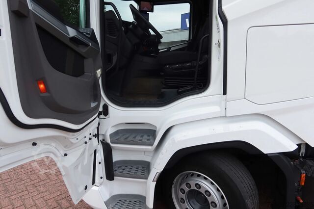 Volumen-SZM DAF XF 450 Ft Mega-trekker