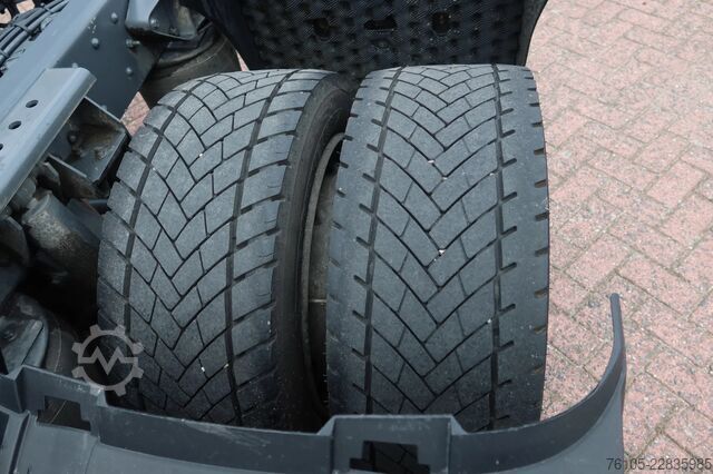 Volumen-SZM DAF XF 450 Ft Mega-trekker