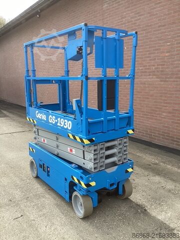 Used Genie GS1930 scissor lift (new batteries) GENIE GS1930