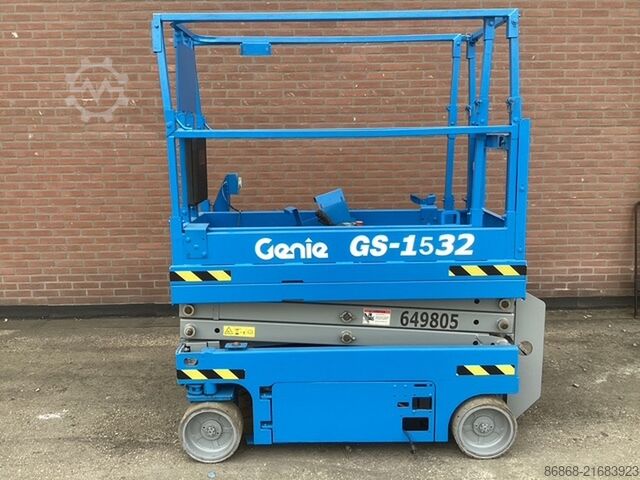 Gebrauchte Scherenarbeitsbühne Genie GS1532 (neue Batterien) GENIE GS1532