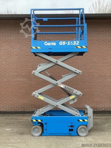 Gebrauchte Scherenarbeitsbühne Genie GS1532 (neue Batterien) GENIE GS1532