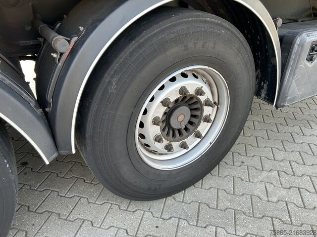 Kühl-/Tiefkühltransport H.T.F. HZO 39 / Carrier Vector 1800 Reefer / Frigo Box...