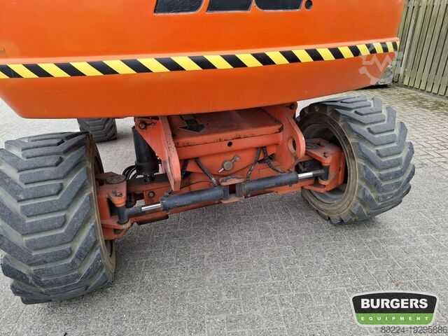 Telescopic boom lift JLG 680S