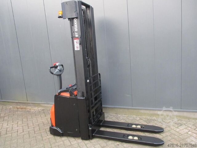 High lifting pallet truck TOYOTA SWE160L