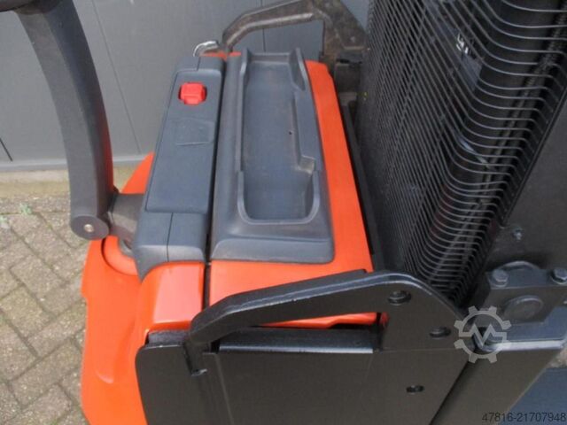 High lifting pallet truck TOYOTA SWE160L