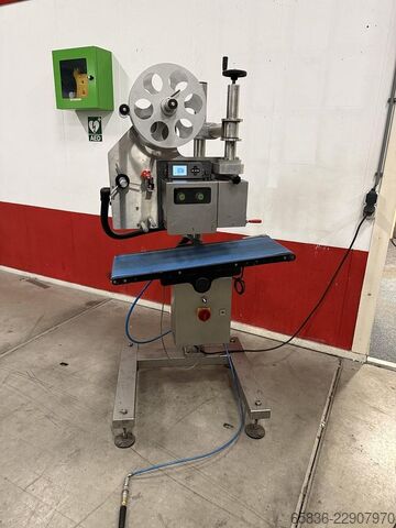 Van Oers LPX 400 Blow-Etikettierer mit Druck- und Spendeeinheit sowie Förderband Van Oers United LPX 400 blow